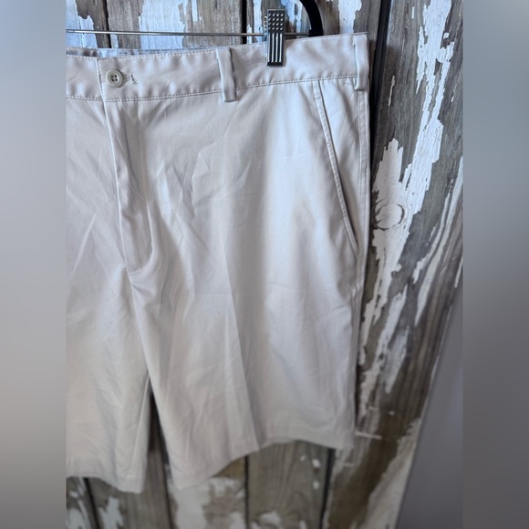 Nike Golf Dri Fit Men’s Size 40 Shorts Light Tan Inseam 10” - Picture 4 of 9